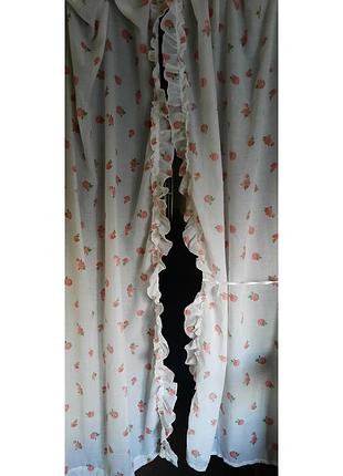 Милі шторки з рюшами