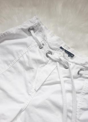 2 вещи по цене 1. стильные белые джинсовые шорты с необработанным краем и дырками lisa k3 фото