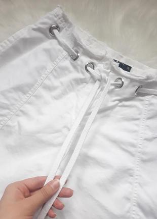 2 вещи по цене 1. стильные белые джинсовые шорты с необработанным краем и дырками lisa k8 фото