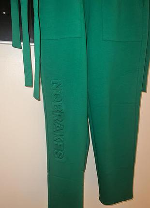 Яркий дизайнерский костюм украинского производителя nobrakes