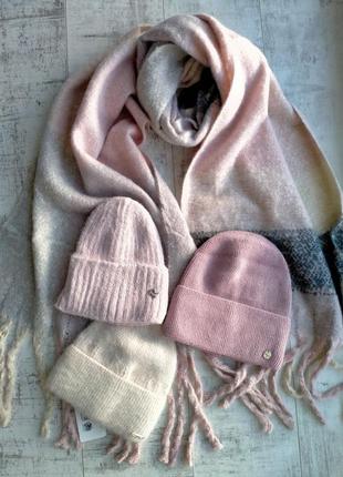 Объемный шарф с бахромой пудровка розовый