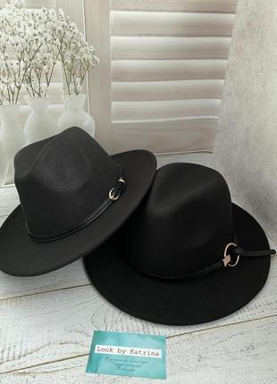 Чорний капелюх федора зі стійкими полями осінній1 фото