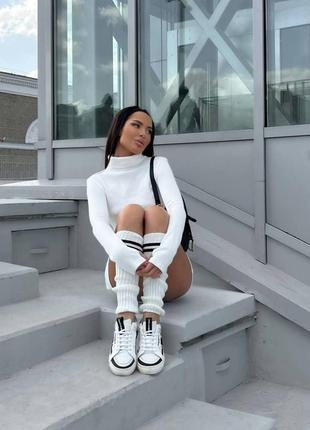 Платье мини базовое с воротником на длинный рукав с разрезами для пальцев качественная...