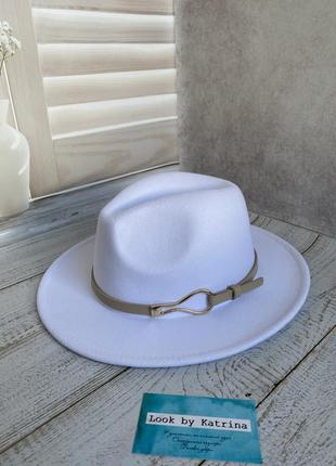 Белая элегантная шляпка федора5 фото