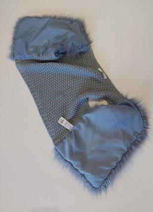 Меховый жилет с вязаной спинкой m&s пепельно-голубого цвета 7-11 лет10 фото