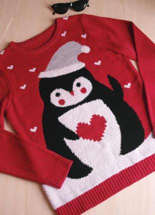 Червоний светр з пінгвіном сердечком серцем серце пінгвін зимовий