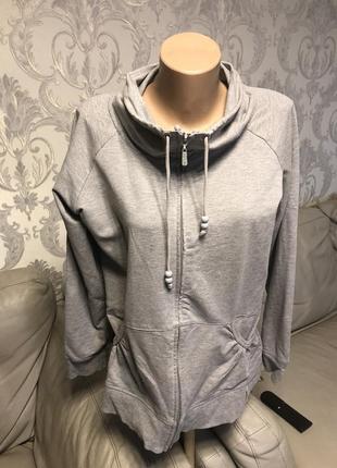 Спортивная толстовка большая