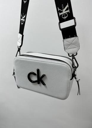 Calvin klein snapshot white 21 х 12.5 х 7 см