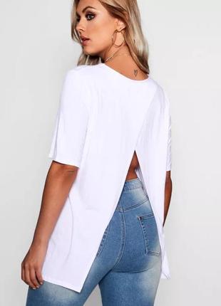 Стильная блузка-футболка с имитацией запаха на спинке от boohoo
, белая блузка, футболка