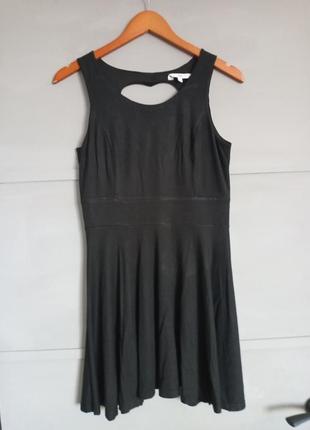 Стильное платье. маленькое чёрное платье. эффектный вырез . сарафан