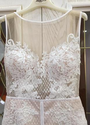 Весільна сукня весільне плаття італійського бренду дуже якісна та дорога тканина мереживо вставні чашки відкрита спина5 фото