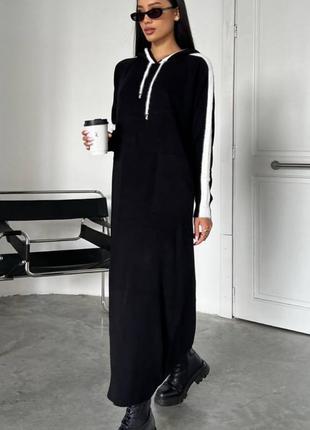 Сукня в спортивному стилі в'язана тепла довга з капюшоном чорна і сіра