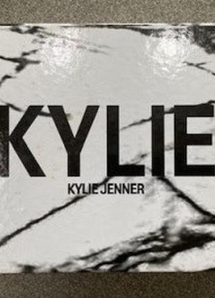 Жидкая помада kylie сердце матовая 12 цветов el-276 kylie