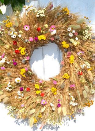 Большой интерьерный венок из лозы пшеницы и сухих цветов3 фото
