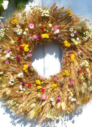 Большой интерьерный венок из лозы пшеницы и сухих цветов4 фото