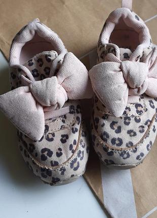 Кроссовки  h&m 22 размер 8