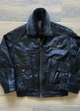 Кожаный бомбер avirex