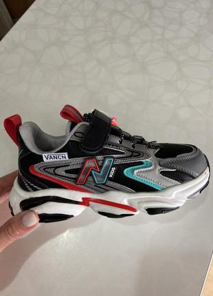 Легенькі кросівки для хлопчиків