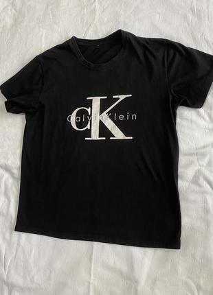 Женская футболка calvin klein jeans black core monogram5 фото