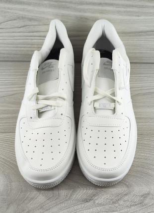 Чоловічі спортивні кросівки 46 розмір (28,5 см) білі модні легкі кросівки екокожа6 фото