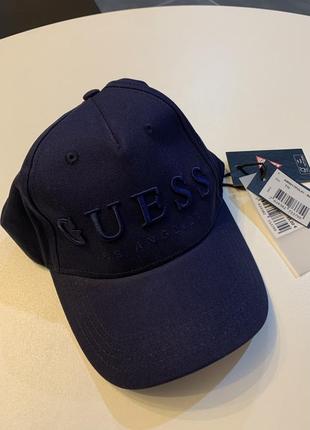 Кепка guess