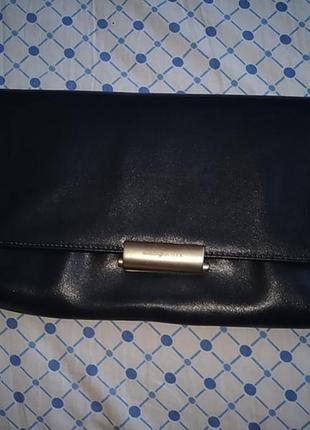 Черная сумочка-клатч