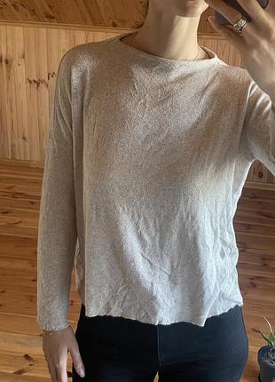 Базова кофтинка з оригінальним воротом