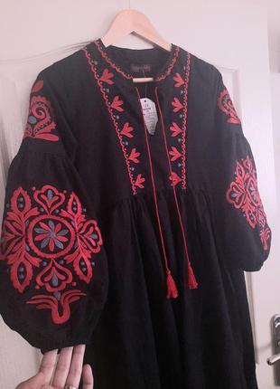 Плаття круте вишите
