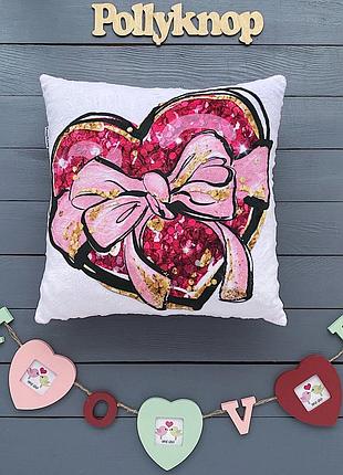 Плюшева подушка  на день святого валентина
