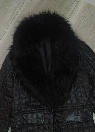Женская чёрная стеганная куртка с меховым воротником fushi размер m4 фото