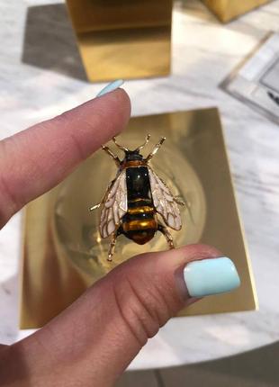 Брошка в виде осы, пчелы стильная золотая, аксессуар для одежды4 фото
