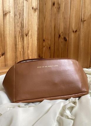 Містка косметичка