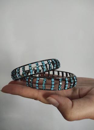 Крупные серьги кольца с голубыми кристаллами2 фото
