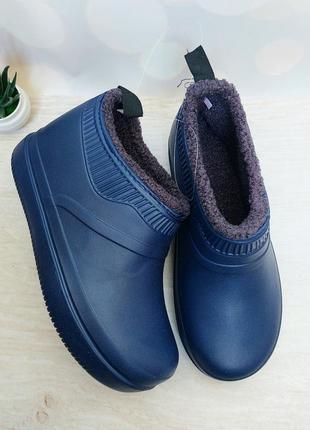 Легкие, удобные утепленные короткие ботинки/галоши темно-синего цвета!3 фото