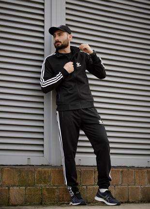 Спортивный костюм adidas
