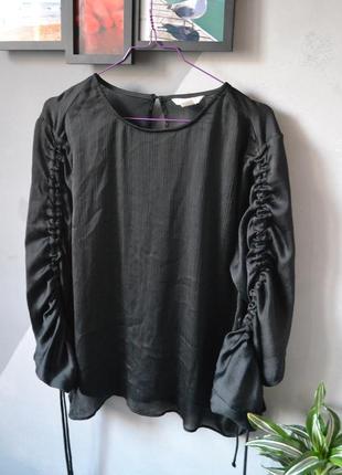 Черная элегантная блуза с драпировкой кулиской на рукавах h&amp;m1 фото