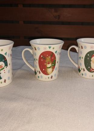 Новорічні чашки в ідеальному стані 3  шт