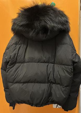 Курточка пуховик черная с мехом и капюшоном2 фото
