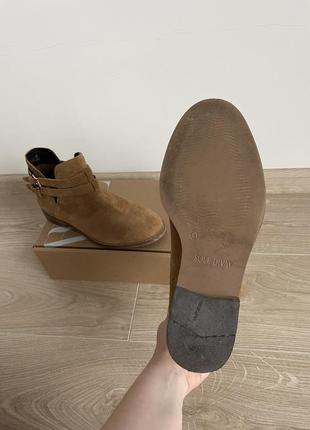 Ботинки коричневые замшевые на двух ремешках6 фото