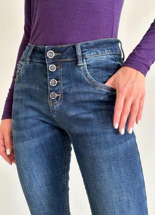 Синие джинсы скинни на пуговицах4 фото