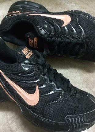 Кроссовки мокасины фирменные кожа жен.37-36 р. nike вьетнам