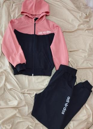 Детский спортивный костюм на девочку