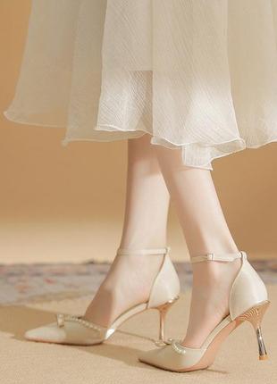 Свадебные туфли с жемчугом 9,51 фото