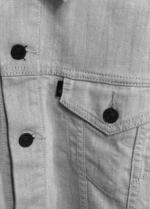 Двоколірна джинсова куртка levis line 85 фото