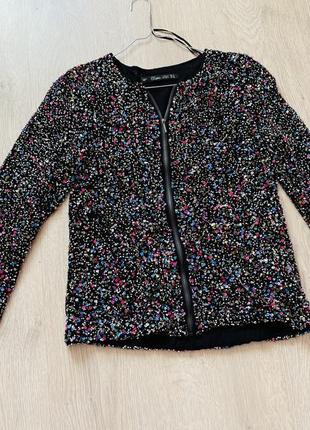 Куртка украшена бисером от zara