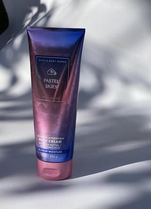 Крем для тіла pastel skies від bath & body works