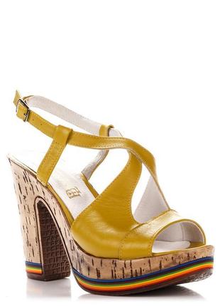 Blizzarini нові шкіряні босоніжки, розмір 39