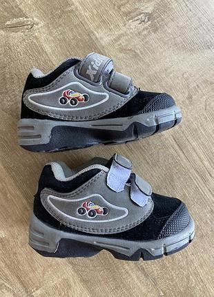 Ботинки кроссовки