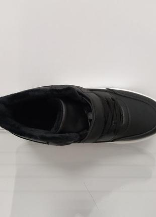 Женские высокие утепленные черные кроссовки на белой платформе9 фото