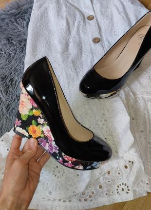 Женские туфли на цветочной платформе 37 р 24 см